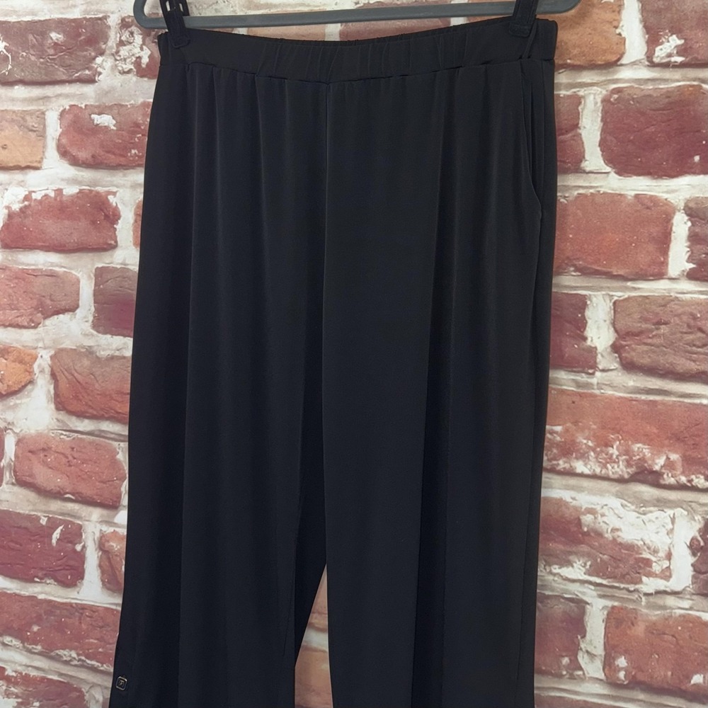 Susan Graver Dress Pants Women's 1XP Black Button Accent Leg Stretchy Pull On - Picture 4 of 5